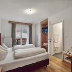מלון Aktivhotel & Schmelz Ihr Familienfreundliches Urlaubs Mit Wellness, Almsauna, Chiemgau Karte אינזל