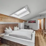 Aktivhotel & Schmelz Ihr Familienfreundliches Urlaubs Mit Wellness, Almsauna, Chiemgau Karte אינזל