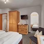 Aktivhotel & Schmelz Ihr Familienfreundliches Urlaubs Mit Wellness, Almsauna, Chiemgau Karte 3* אינזל
