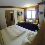 Aktivhotel & Schmelz Ihr Familienfreundliches Urlaubs Mit Wellness, Almsauna, Chiemgau Karte אינזל