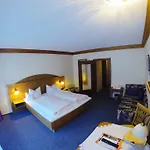 מלון Aktivhotel & Schmelz Ihr Familienfreundliches Urlaubs Mit Wellness, Almsauna, Chiemgau Karte אינזל