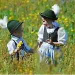 מלון Aktivhotel & Schmelz Ihr Familienfreundliches Urlaubs Mit Wellness, Almsauna, Chiemgau Karte