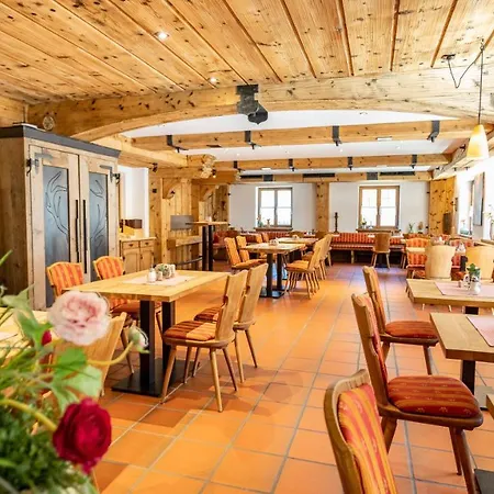 Hotel Aktivhotel & Schmelz Ihr Familienfreundliches Urlaubs Mit Wellness, Almsauna, Chiemgau Karte