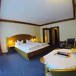 Aktivhotel & Schmelz Ihr Familienfreundliches Urlaubs Mit Wellness, Almsauna, Chiemgau Karte