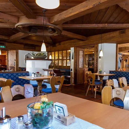 Hotel Aktivhotel&gasthof Schmelz Ihr Familienfreundliches Urlaubs Mit Wellness, Almsauna, Chiemgau Karte 3*