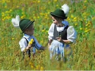 호텔 Aktivhotel & Schmelz Ihr Familienfreundliches Urlaubs Mit Wellness, Almsauna, Chiemgau Karte