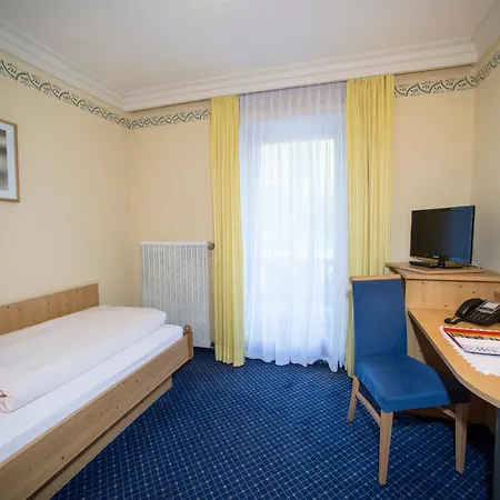 Hotel Aktivhotel&gasthof Schmelz Ihr Familienfreundliches Urlaubs Mit Wellness, Almsauna, Chiemgau Karte 3*